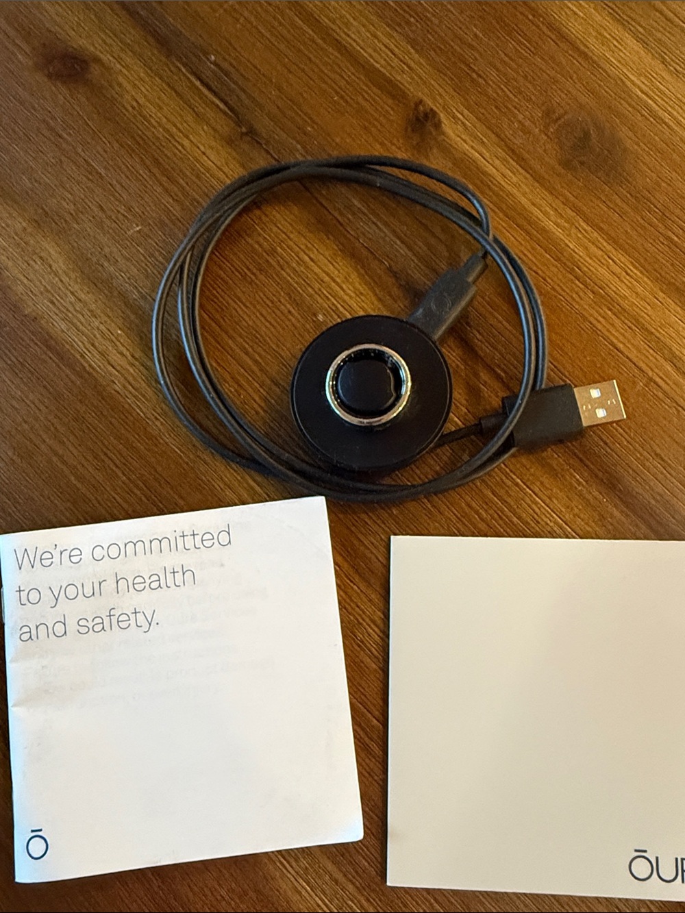 Oura Ring with Black Charging Dock with USB Cable